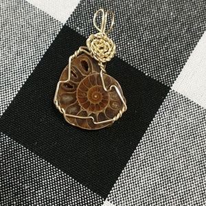 Shell like pendant